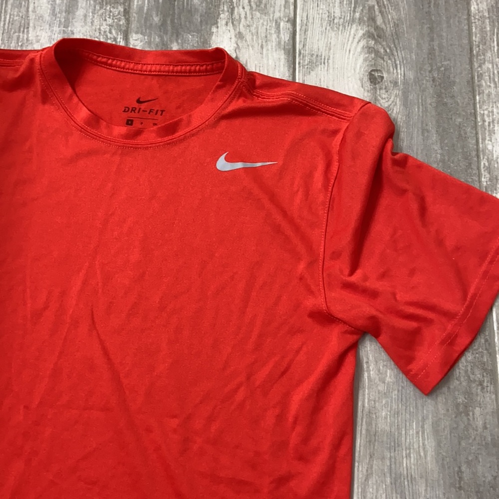 Nike Dri fit T like new